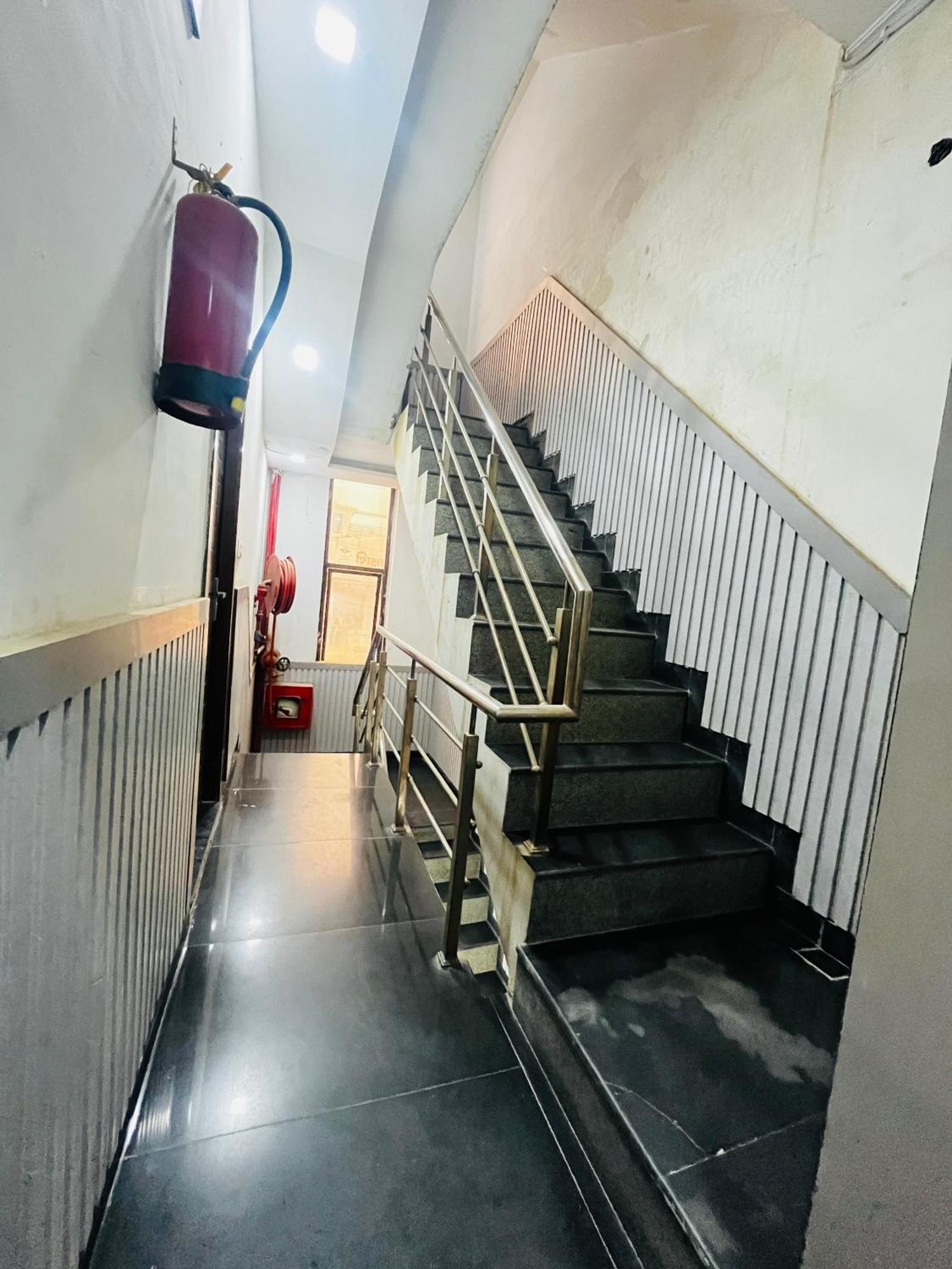 Hotel Green Apple Bareilly Ngoại thất bức ảnh